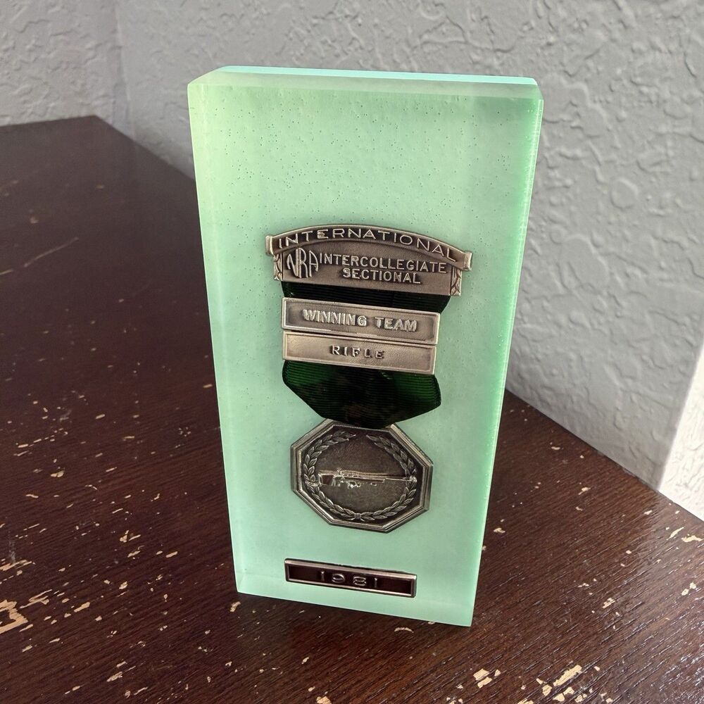 NRA 1981 International Sectional Team Match Champion Award Medal Vintage Lucite